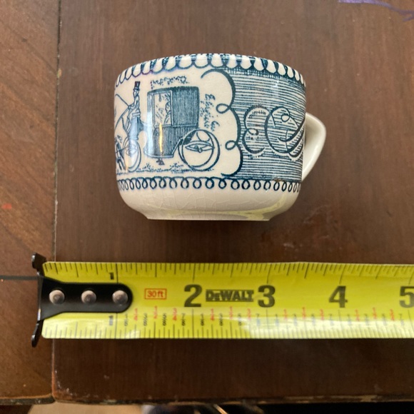 Vintage - Currier and Ives Pepper Shaker - Picture 3 of 7